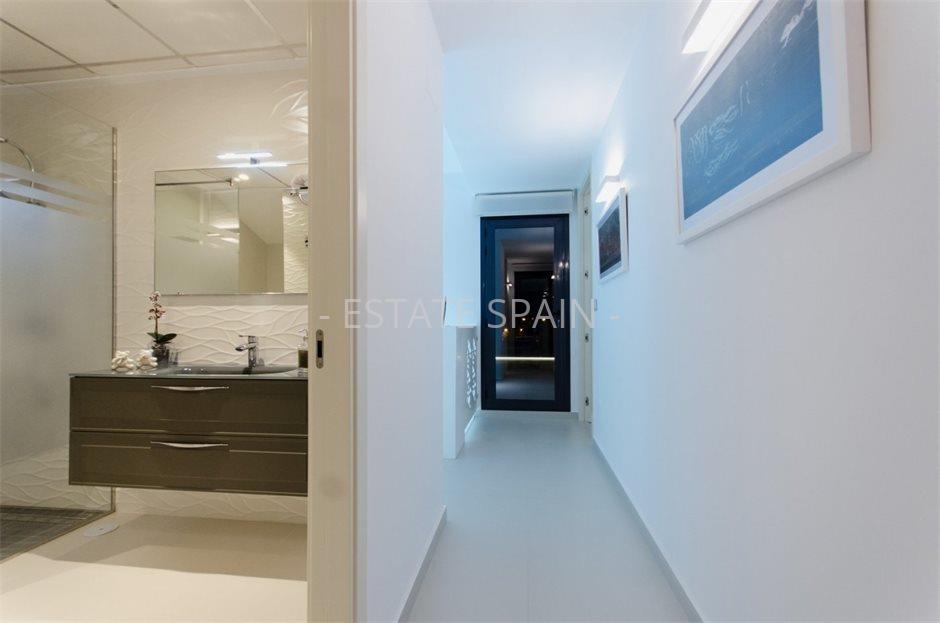 Вилла в Деэса-де-Кампоамор 196 м2 №VL26220CE4FE  - Продажа - 40 large