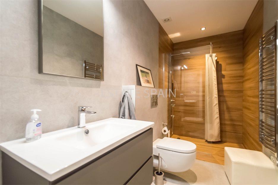 Особняк в Ллорет-де-Маре 372 м2 №VL23619C5671  - Продажа - 24 large