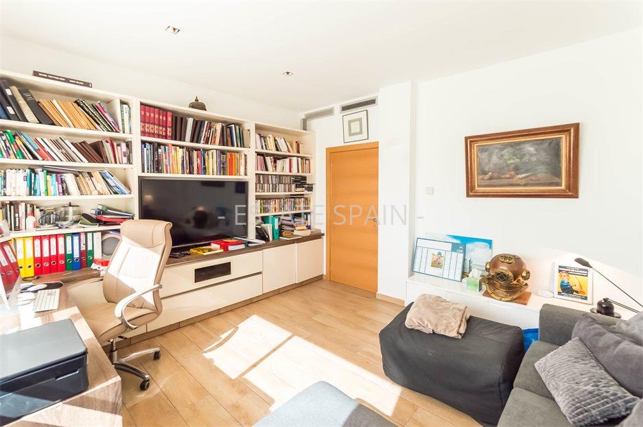 Особняк в Ллорет-де-Маре 372 м2 №VL23619C5671  - Продажа - 37 large