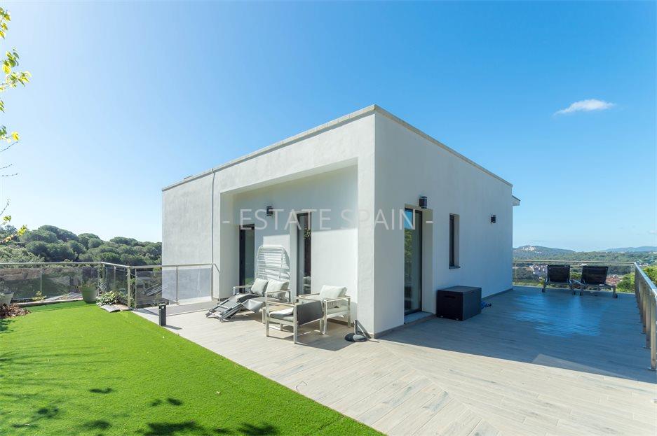 Особняк в Ллорет-де-Маре 372 м2 №VL23619C5671  - Продажа - 30 large