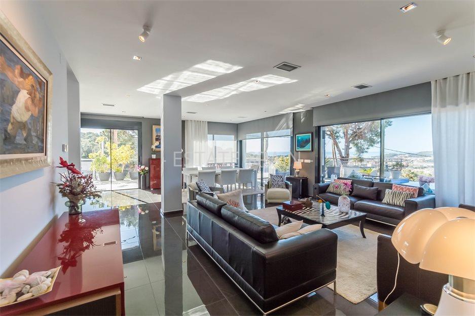 Особняк в Ллорет-де-Маре 372 м2 №VL23619C5671  - Продажа - 3 large