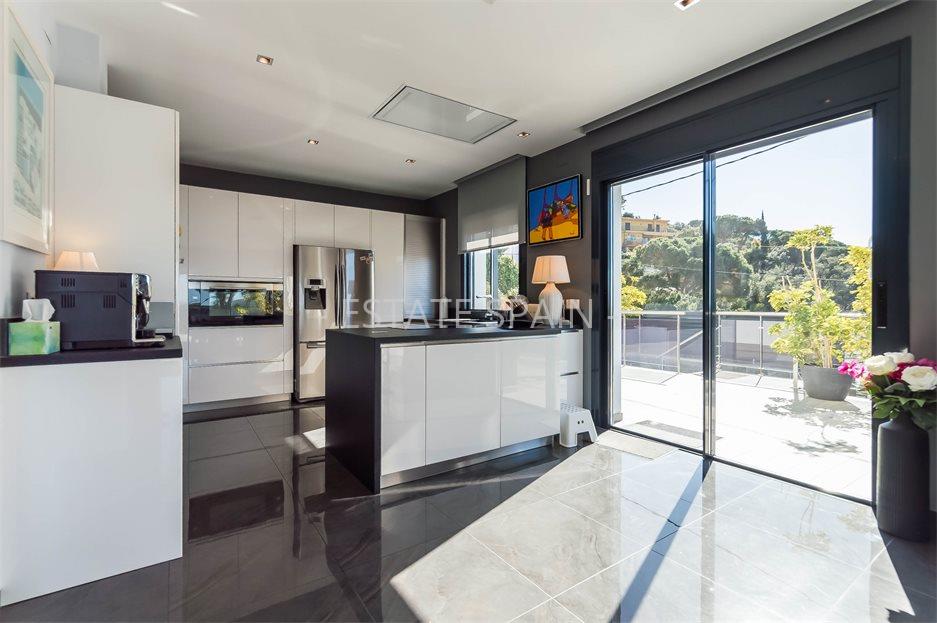 Особняк в Ллорет-де-Маре 372 м2 №VL23619C5671  - Продажа - 8 large